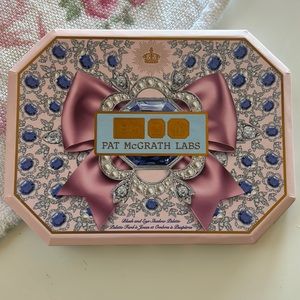 Pat McGrath Labs eye shadow palette